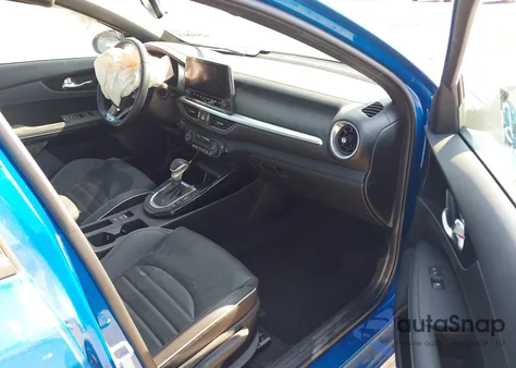 2022 Kia Forte Gt-Line z USA, uszkodzony, nr VIN 3KPF54AD6NE470858